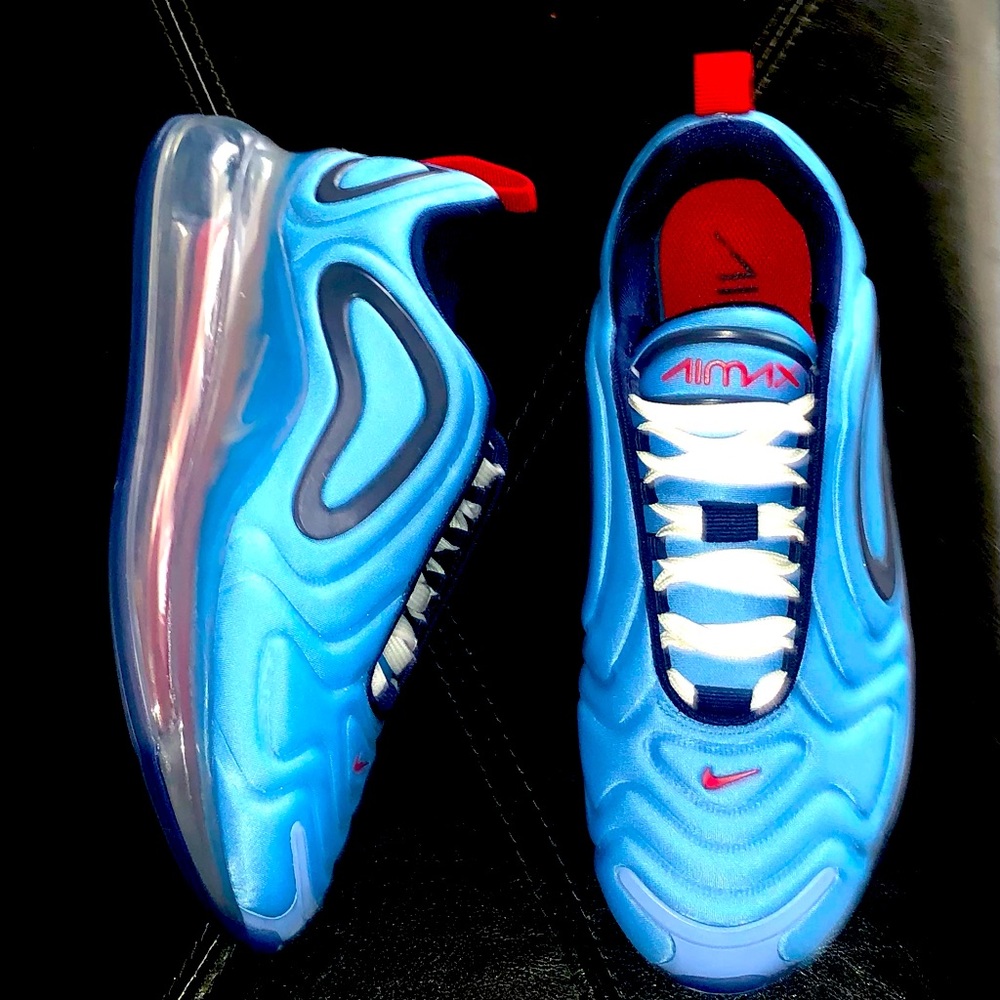 Authentic Women's Nike Air Max 720 Sneaker
Style#: AR9293-401
Size: 6.5 US